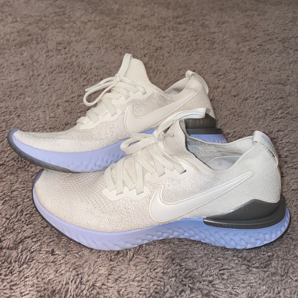 Nike Women's Epic React Flyknit Metallic Silver